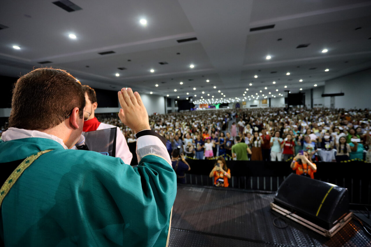 Santa Missa com bênção de pílulas de São Frei Galvão é destaque na segunda-feira do CRESCER